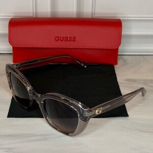 Guess Gray Square Sunglasses – Brand New w/ Case & Cleaning Cloth